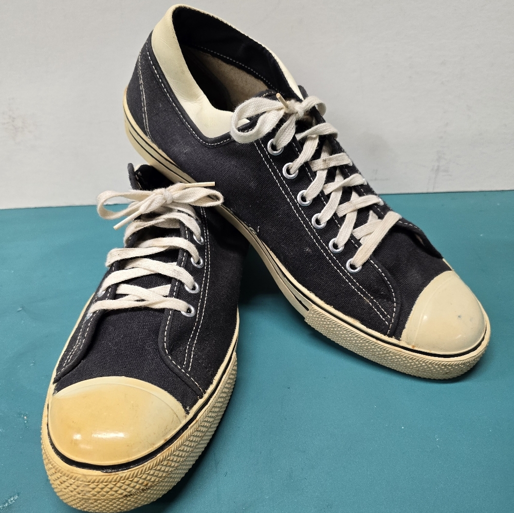 Vintage 1960's SUPER SKIPS Montgomery Ward mens tennis shoes very nice!
